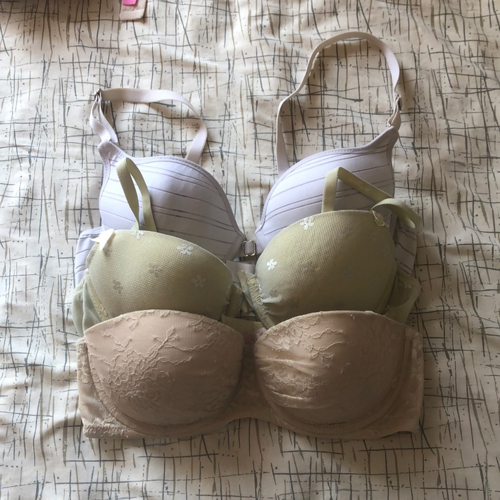 Lot of 3 Women’s Underwire Bra’s 34B